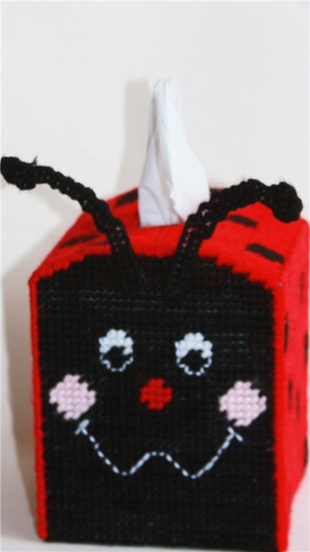 Ladybug Tissue Topper  Plastic Canvas Pattern