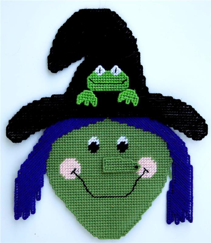 witch-face-wall-hanging-plastic-canvas-pattern