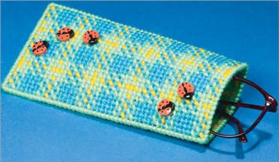 How to Make Pretty Plastic Canvas Patterns for Eyeglass Cases